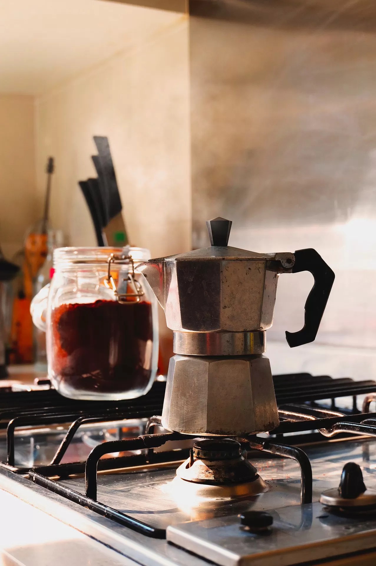 come preparare il caffè con moka perfettamente a casa