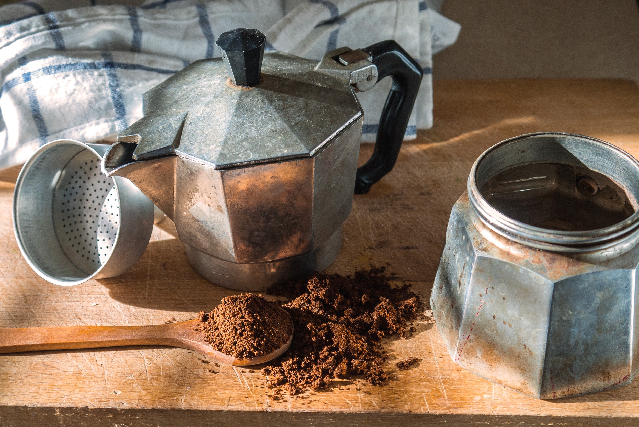 Come preparare un perfetto caffè con moka anche a casa, buono e cremoso